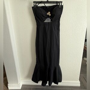 Elegant Black Strapless Vacation Dress with cut out